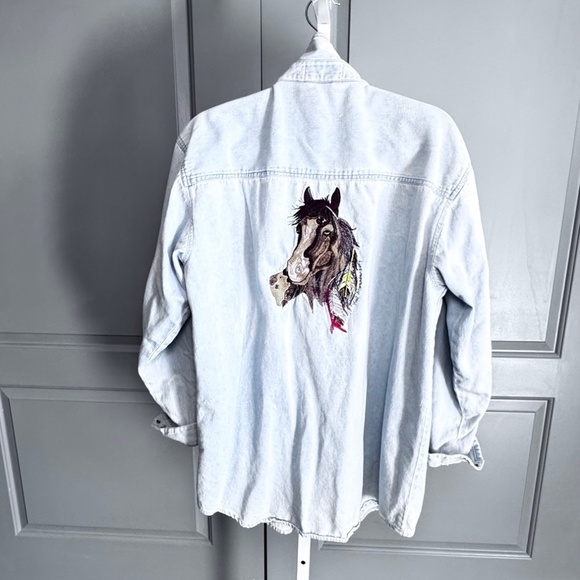 "HORSE FEATHERS" Chambray shirt with embroidered horse with feathers sz xl - Picture 1 of 4